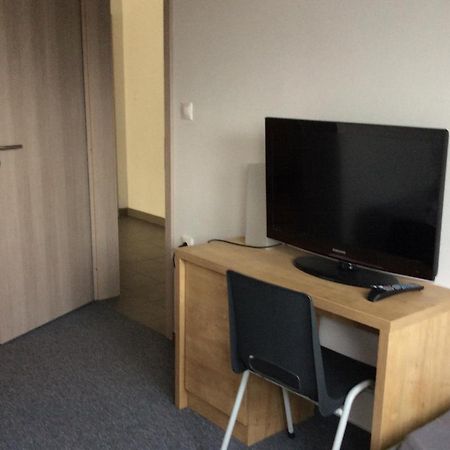 Hostel Letisko Dubova Dubova  Zewnętrze zdjęcie